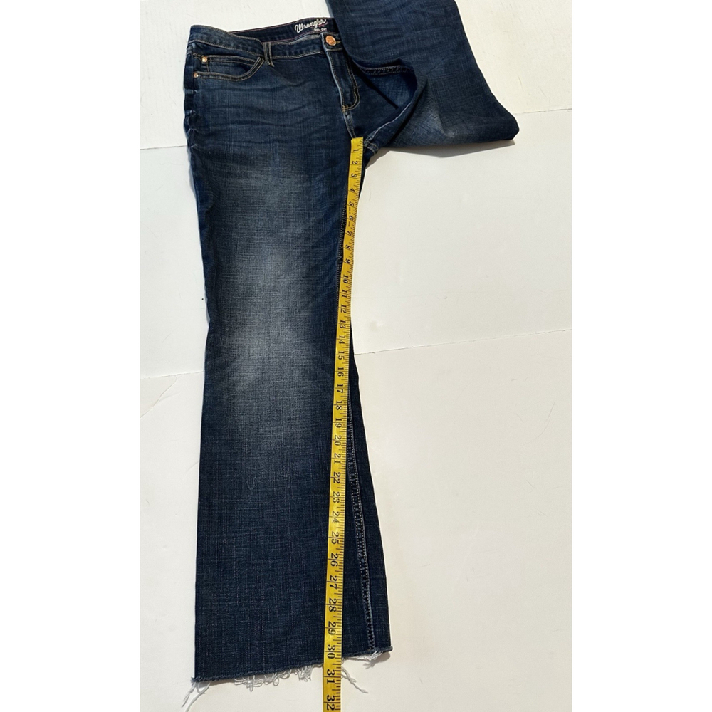 Wrangler Bootcut Jeans Raw Hem Womens 15/16 X 34 Mid-Rise Zip Distressed Denim - Picture 8 of 16